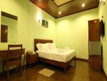 Hotel Hundred Moon Rangun Zewnętrze zdjęcie