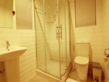 Hotel Hundred Moon Rangun Zewnętrze zdjęcie